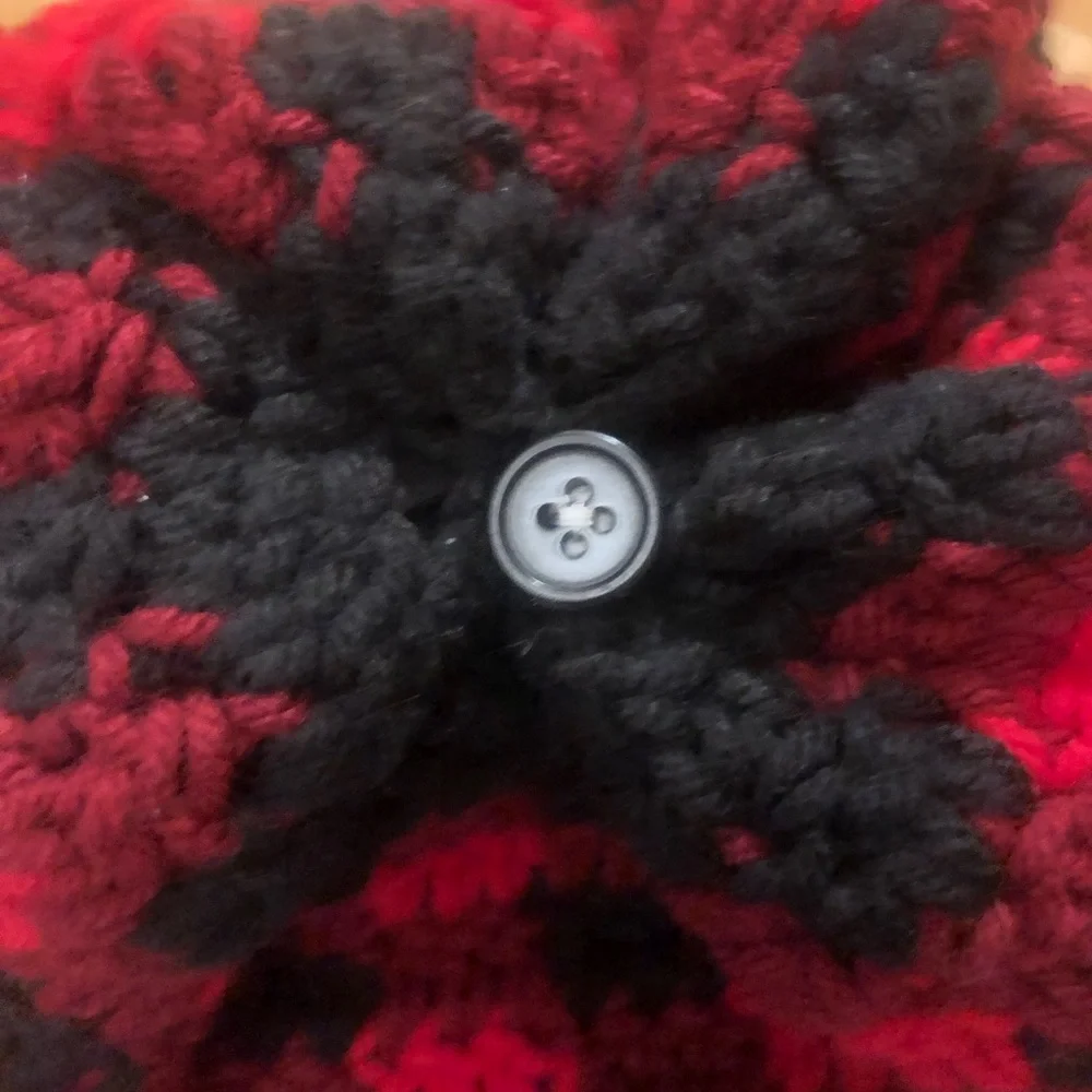 Red and Black Pom-Pom Beanie with Removable Pom - Picture 4 of 4